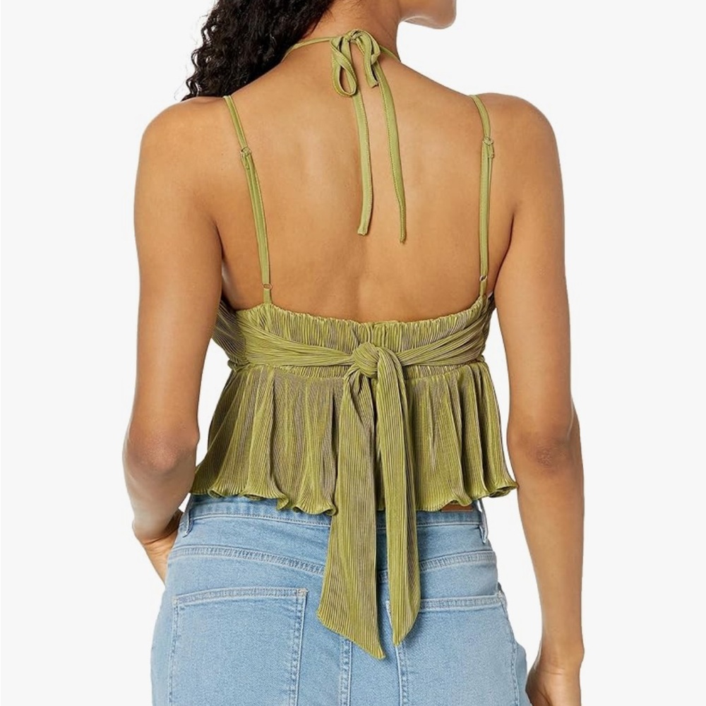ASTR The Label Raine Pleated Halter Top Avocado Size Medium - Picture 10 of 10